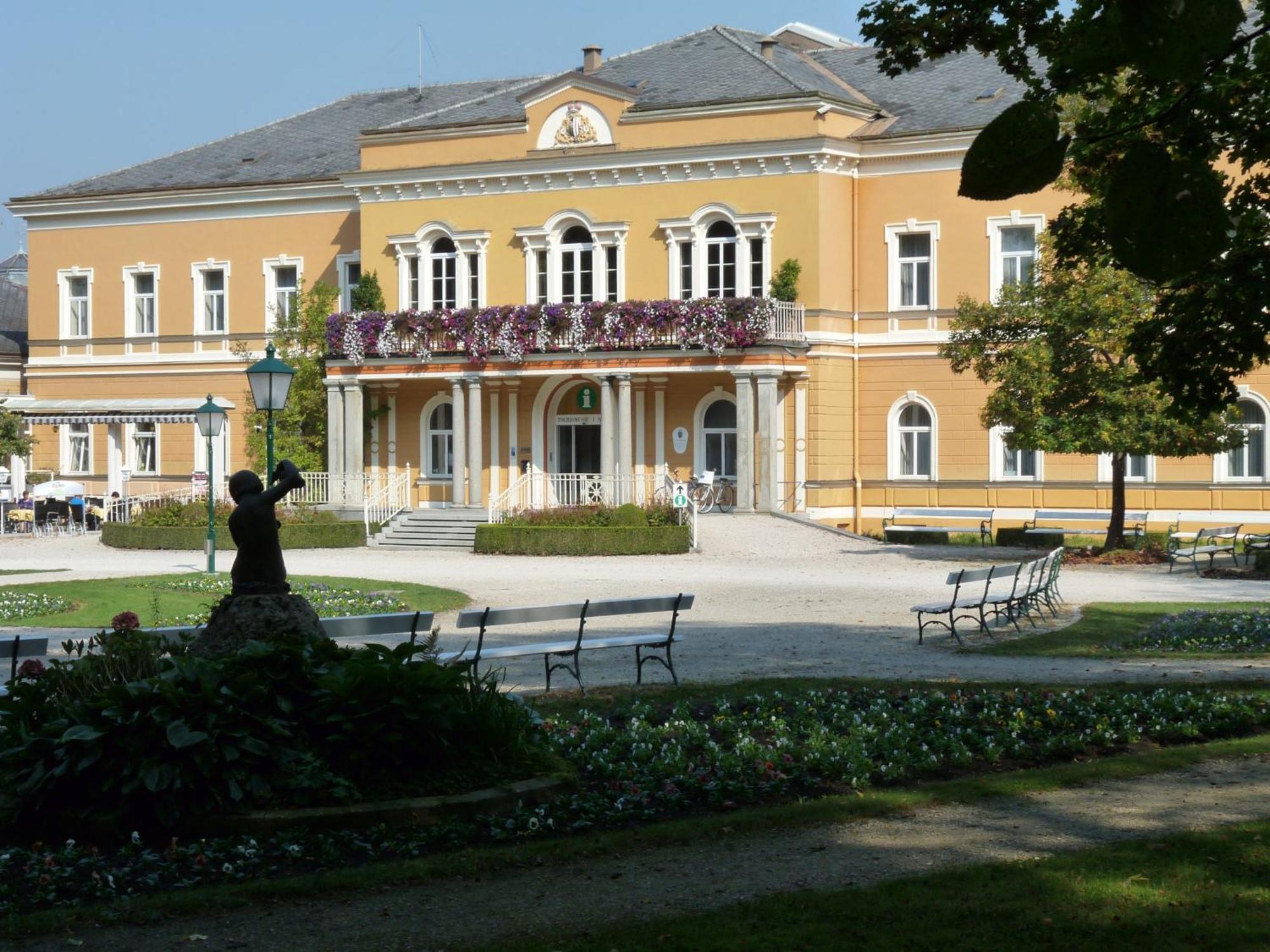 Parkhotel Zur Klause Bad Hall Exterior photo